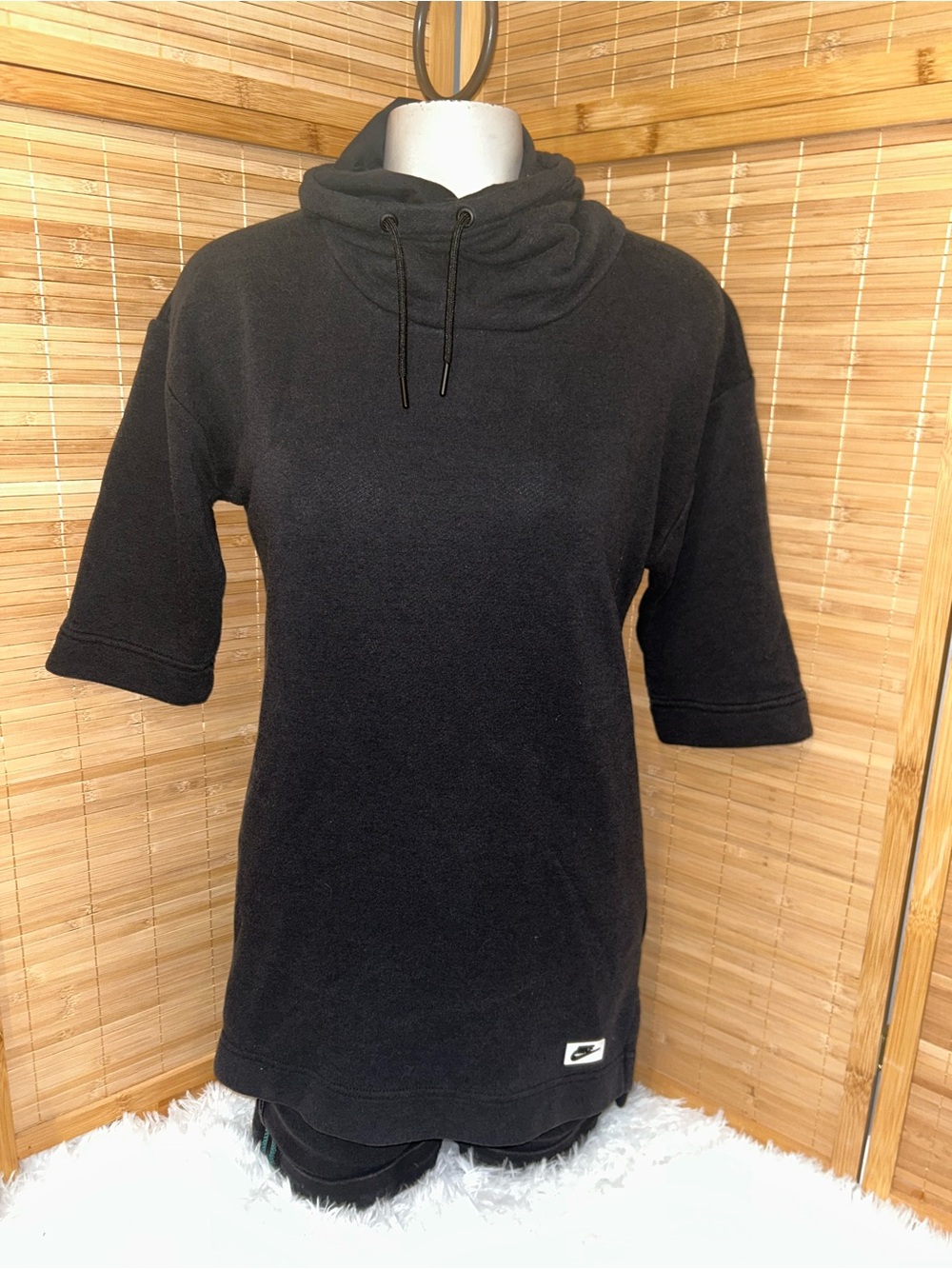 Nike Women's black Modern Funnel-Neck Short-Sleeve Hoodie tunic size small